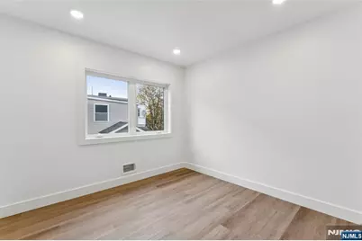 84 Hollywood Avenue 1 #1, East Orange, NJ 07018 - Photo 9