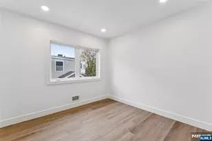 84 Hollywood Ave 1, East Orange, NJ 07018 - Photo 9