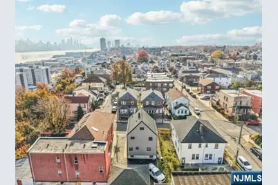 7 Laird Place, Cliffside Park, NJ 07010 - Photo 45