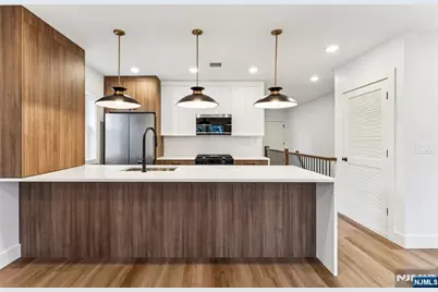 84 Hollywood Avenue 2 #2, East Orange, NJ 07018 - Photo 3