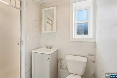 202 Knox Avenue 1 #1, Cliffside Park, NJ 07010 - Photo 11