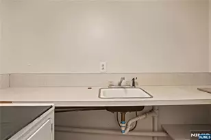 202 Knox Ave 1, Cliffside Park, NJ 07010 - Photo 25