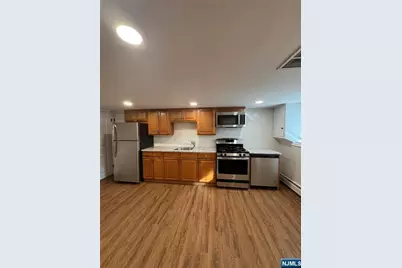 202 Knox Avenue 1 #1, Cliffside Park, NJ 07010 - Photo 9
