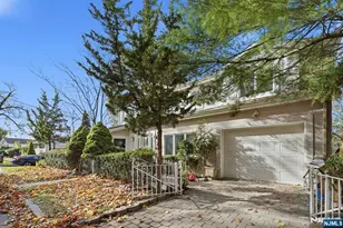 703 Stewart St, Ridgefield, NJ 07657 - Photo 3