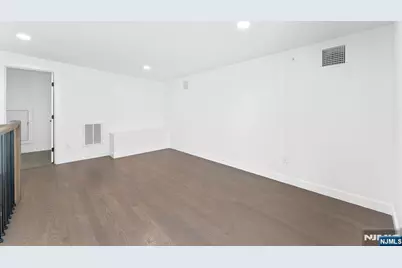 232 Grant Avenue, Cliffside Park, NJ 07010 - Photo 23