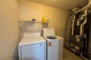 189 Sunshine Dr 189, Piscataway Township, NJ 08854 - Photo 9