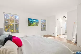 100 Crown Ct 482, Edgewater, NJ 07020 - Photo 9