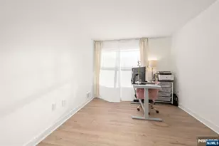 100 Crown Ct 482, Edgewater, NJ 07020 - Photo 13