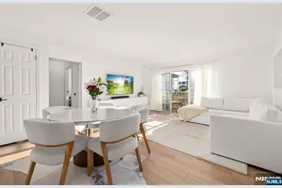 100 Crown Court 482 #482, Edgewater, NJ 07020 - Photo 7