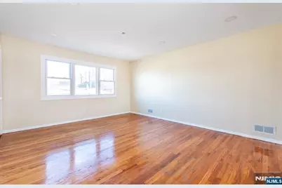 413 Essex Street 2nd Floor #2nd Floor, Hackensack, NJ 07601 - Photo 5