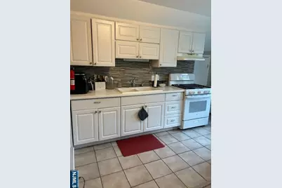 433 Holly Avenue 2 #2, Paramus, NJ 07652 - Photo 5