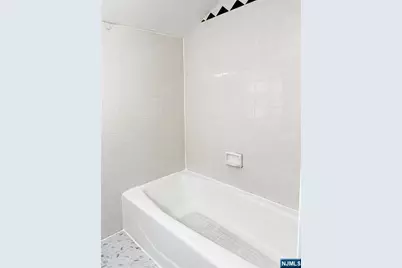 433 Holly Avenue 2 #2, Paramus, NJ 07652 - Photo 9