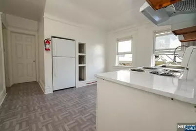 26-28 Treacy Avenue 3 #3, Newark, NJ 07108 - Photo 3