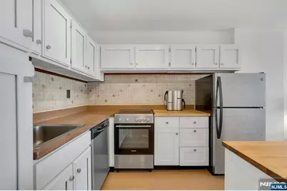 380 Mountain 701 #701, Union City, NJ 07087 - Photo 9