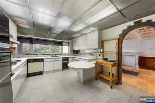 1225 River Road 7D, Edgewater, NJ 07020 - Photo 31