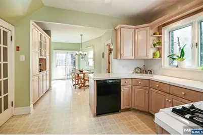 24 Jerome Avenue, Glen Rock, NJ 07452 - Photo 11