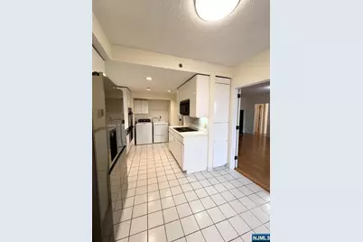 900 Palisade Avenue 3H #3H, Fort Lee, NJ 07024 - Photo 29