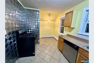 546 Victory Avenue 2 #2, Ridgefield, NJ 07657 - Photo 7