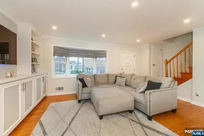 466 Franklin Avenue, Hasbrouck Heights, NJ 07604 - Photo 3