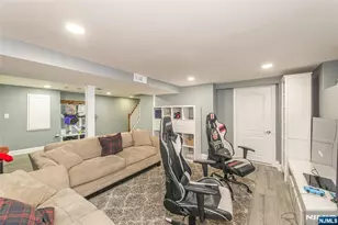 466 Franklin Ave, Hasbrouck Heights, NJ 07604 - Photo 19