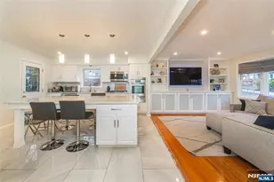 466 Franklin Ave, Hasbrouck Heights, NJ 07604 - Photo 7