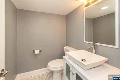 466 Franklin Avenue, Hasbrouck Heights, NJ 07604 - Photo 21