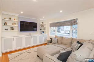 466 Franklin Ave, Hasbrouck Heights, NJ 07604 - Photo 5