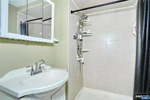 52 Rosedale Ave, Elmwood Park, NJ 07407 - Photo 19