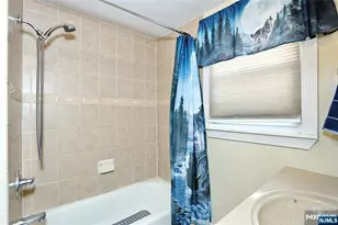 52 Rosedale Ave, Elmwood Park, NJ 07407 - Photo 15