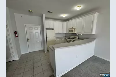 134 Cory Lane 134 #134, Elmwood Park, NJ 07407 - Photo 11