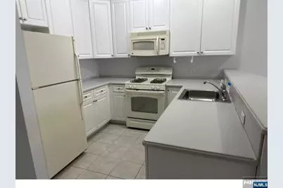 134 Cory Lane 134 #134, Elmwood Park, NJ 07407 - Photo 13