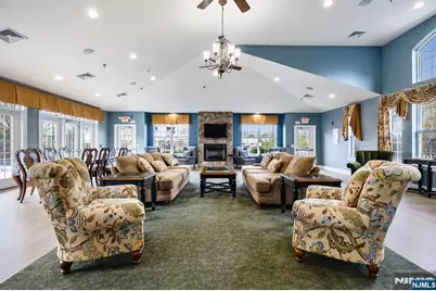 134 Cory Lane 134 #134, Elmwood Park, NJ 07407 - Photo 5