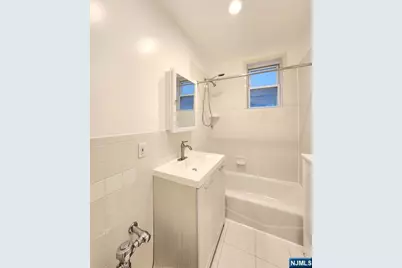 218 Broad Avenue 2F #2F, Leonia, NJ 07605 - Photo 17