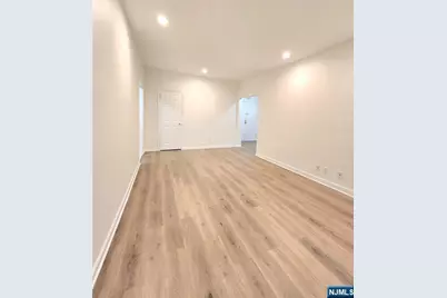 218 Broad Avenue 2F #2F, Leonia, NJ 07605 - Photo 9