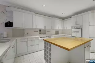 153 Ashley Pl, Park Ridge, NJ 07656 - Photo 9