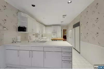 153 Ashley Place, Park Ridge, NJ 07656 - Photo 13