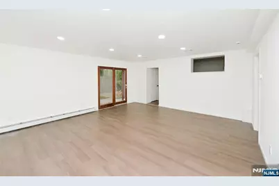 60 Poplar Avenue, Hackensack, NJ 07601 - Photo 5