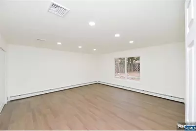 60 Poplar Avenue, Hackensack, NJ 07601 - Photo 9