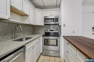279 Clark Street A7, Hackensack, NJ 07601 - Photo 17