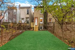 64 Oak St, Jersey City, NJ 07304 - Photo 9