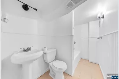 64 Oak Street, Jersey City, NJ 07304 - Photo 15