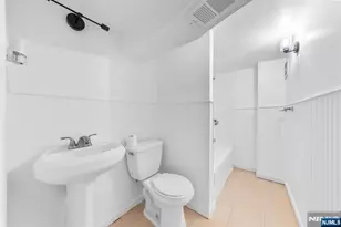 64 Oak St, Jersey City, NJ 07304 - Photo 15