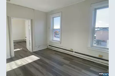 10 Hilliard Avenue 4 #4, Edgewater, NJ 07020 - Photo 11