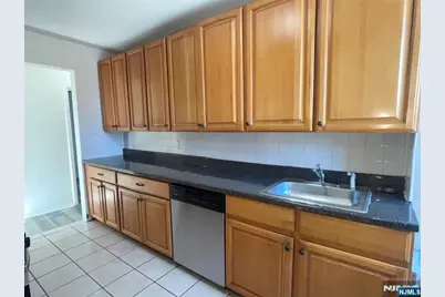 10 Hilliard Avenue 4 #4, Edgewater, NJ 07020 - Photo 3