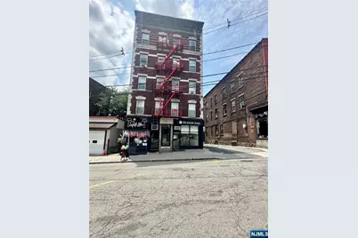 10 Hilliard Avenue 4 #4, Edgewater, NJ 07020 - Photo 1