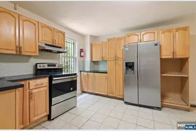 70 Sherman Avenue, Newark, NJ 07114 - Photo 9