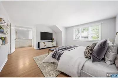 12 Sandburg Court, Mahwah, NJ 07430 - Photo 17