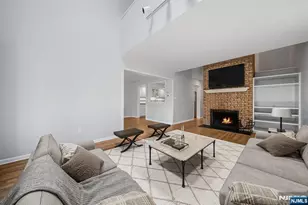 12 Sandburg Ct, Mahwah, NJ 07430 - Photo 5