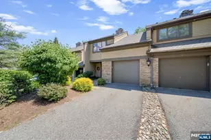 12 Sandburg Ct, Mahwah, NJ 07430 - Photo 33