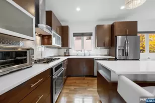 807 Edgewood Ln B, Fort Lee, NJ 07024 - Photo 5